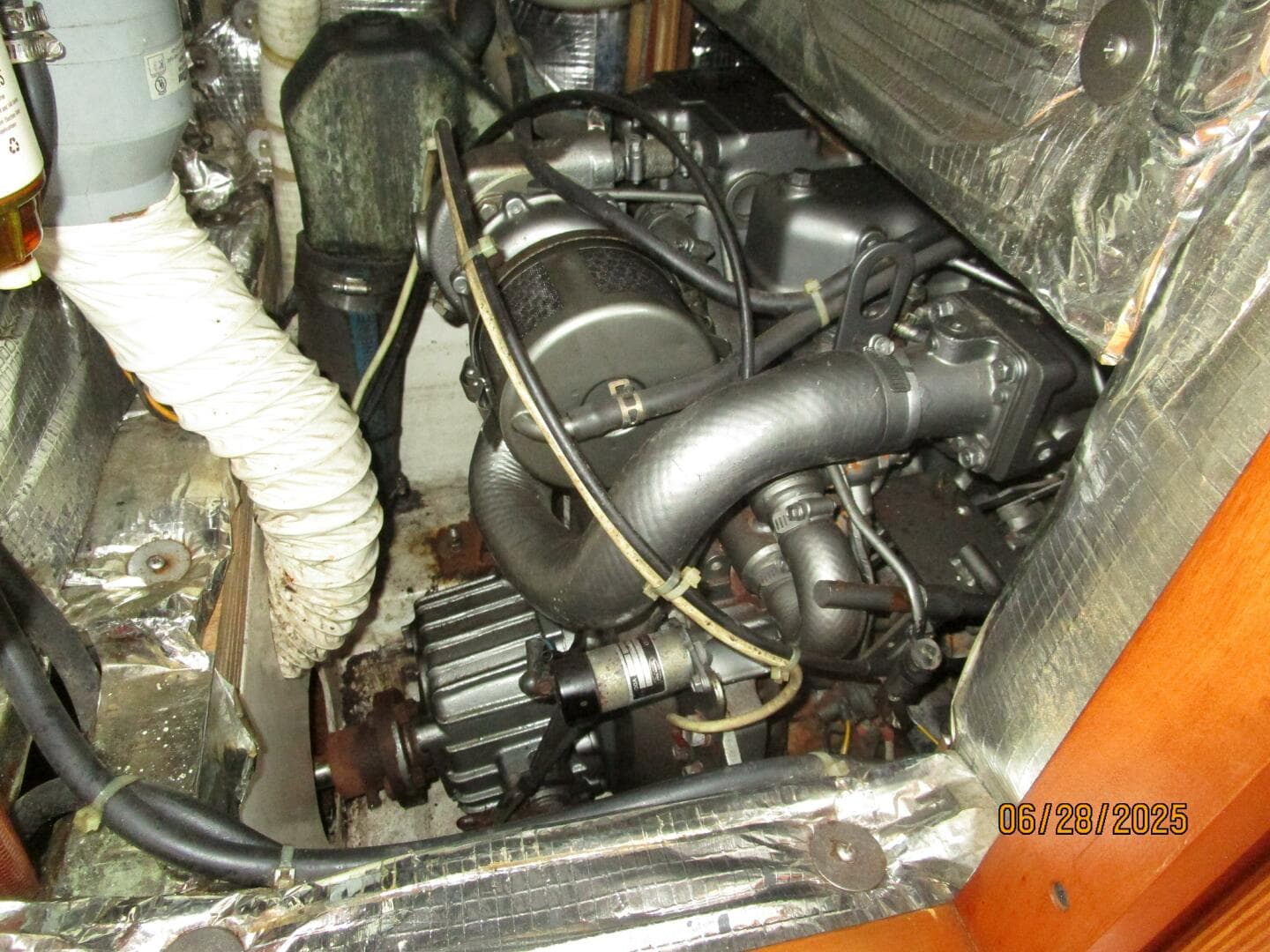 40' Freedom auxiliary access1