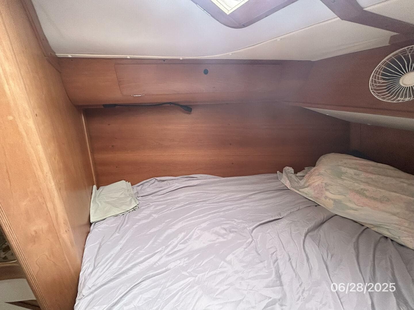 40' Freedom forward stateroom port