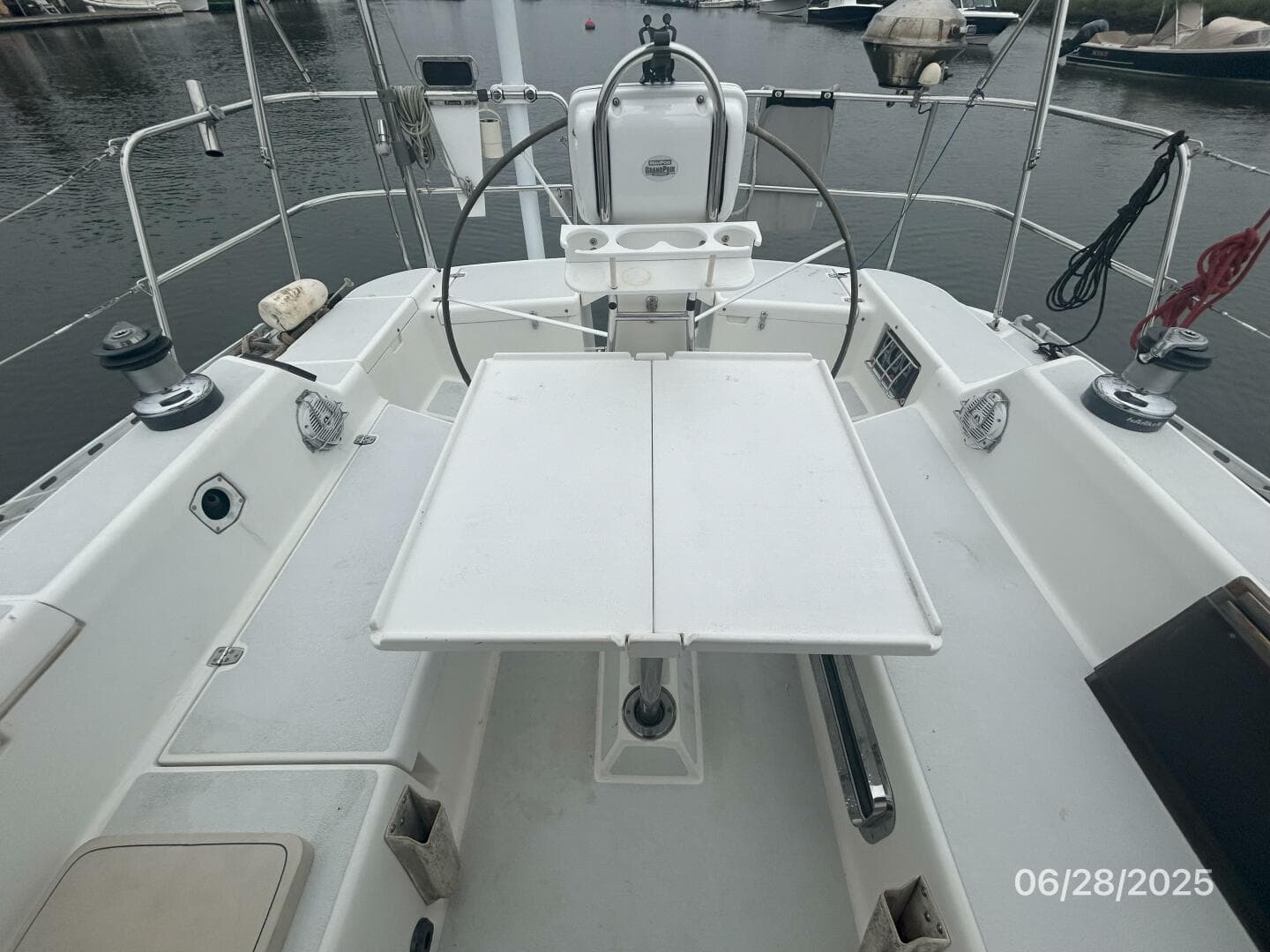 40' Freedom cockpit table