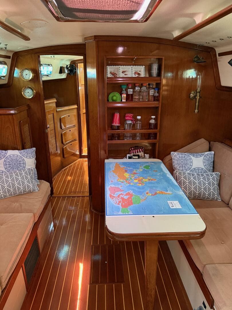 1987 Island Packet 38