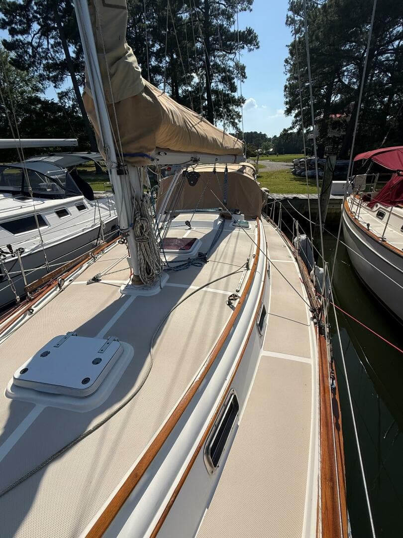 1987 Island Packet 38