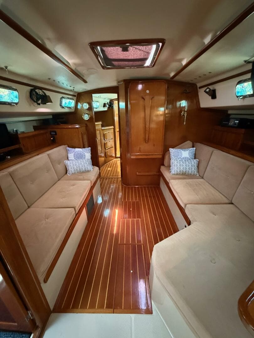 1987 Island Packet 38