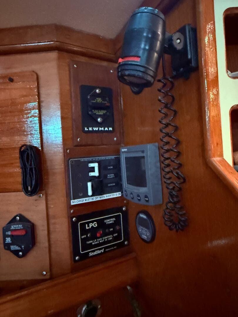 1987 Island Packet 38