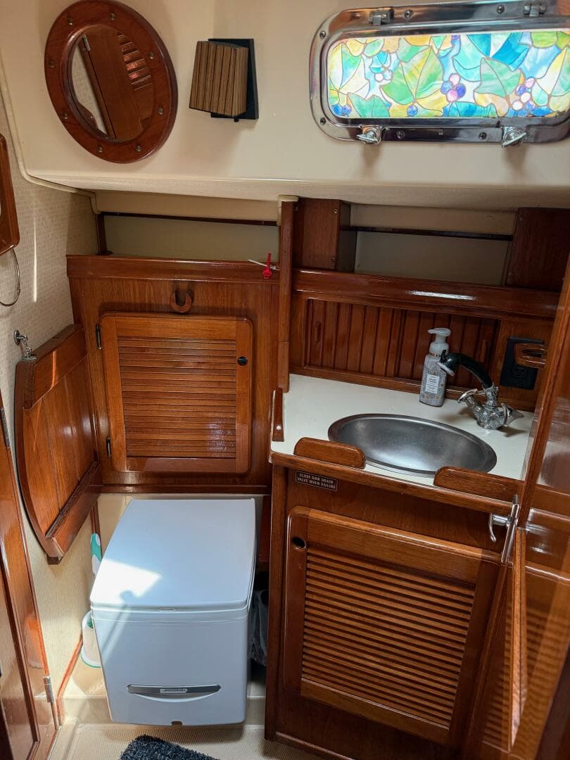 1987 Island Packet 38