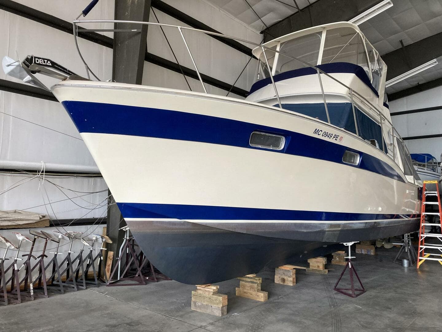 1979 Chris-Craft 360 Commander Sport Fish