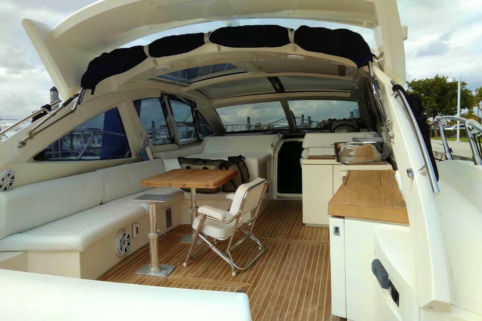 2010 Azimut Atlantis 54