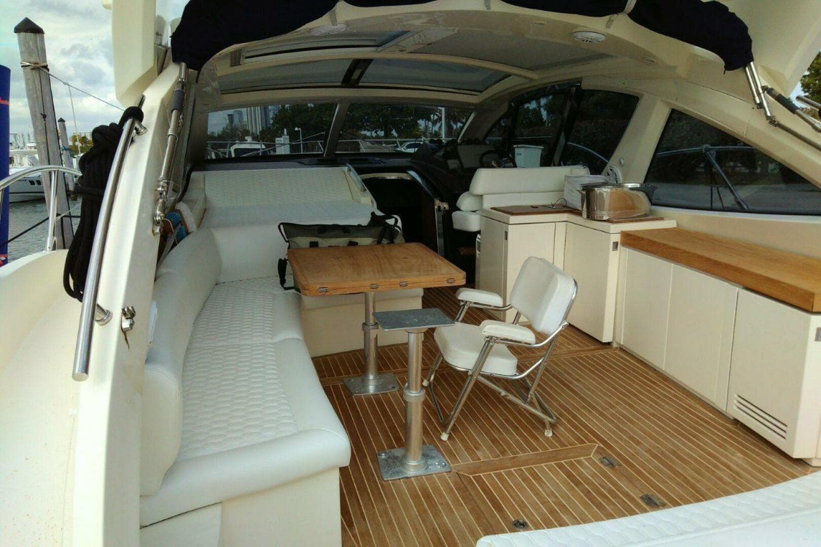 2010 Azimut Atlantis 54