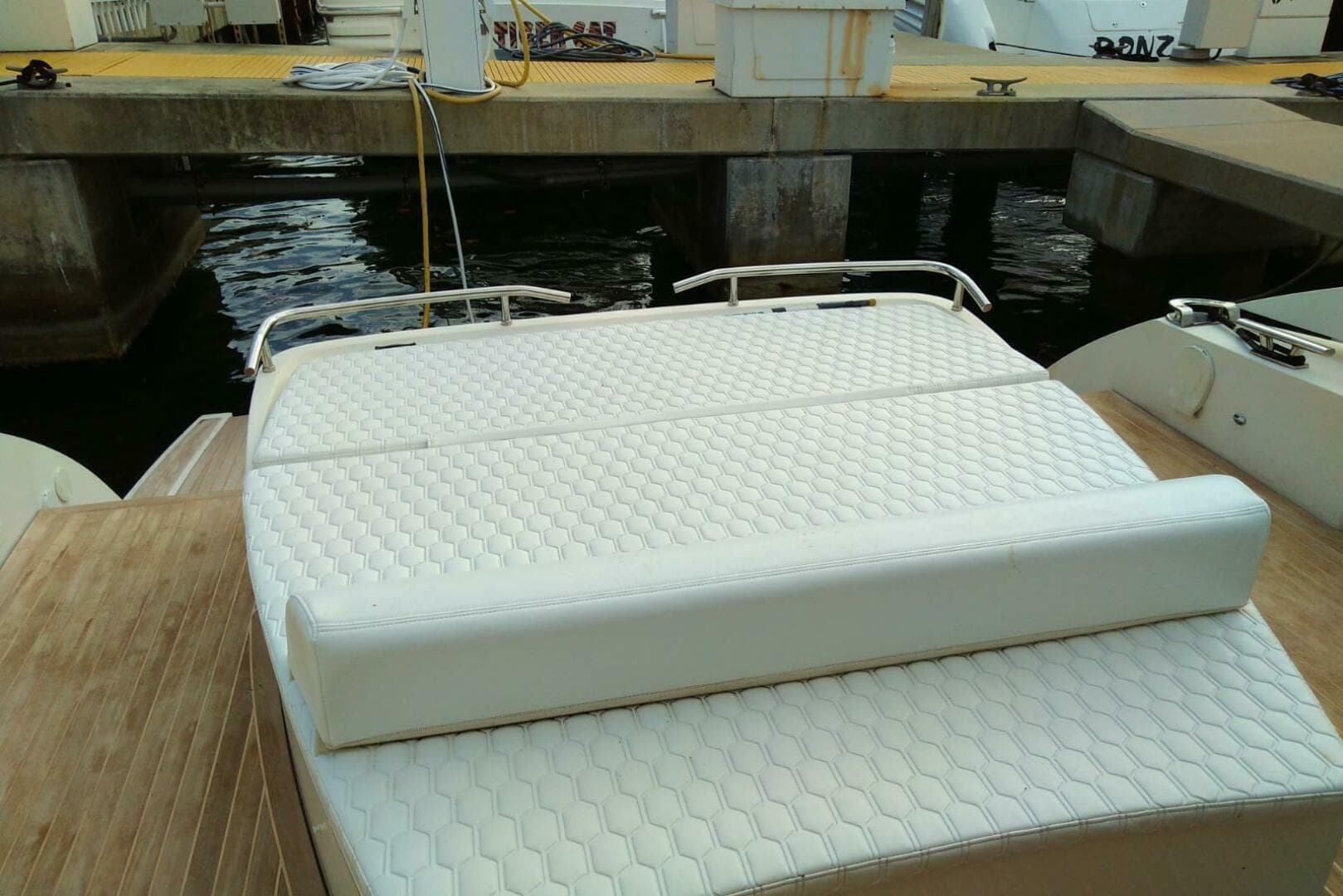 2010 Azimut Atlantis 54