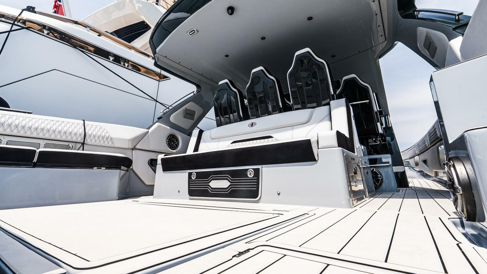 2025 Cigarette 52 THUNDER