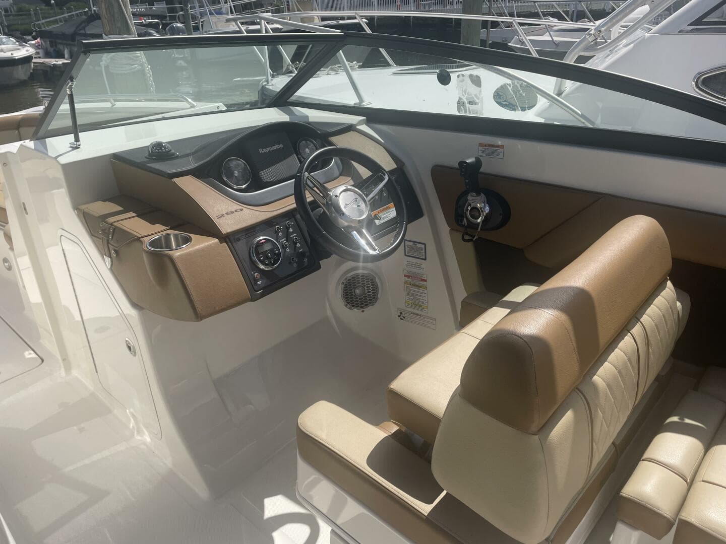 2015 Sea Ray SDX 290