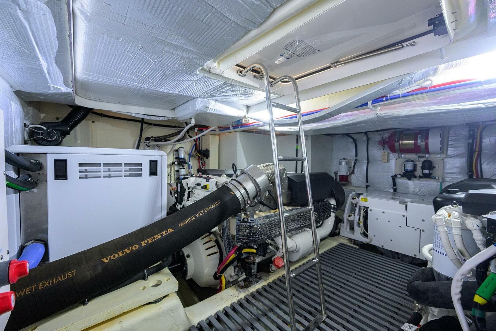 Tiara 49 DEBBIE'S DIAMOND - Engine Room