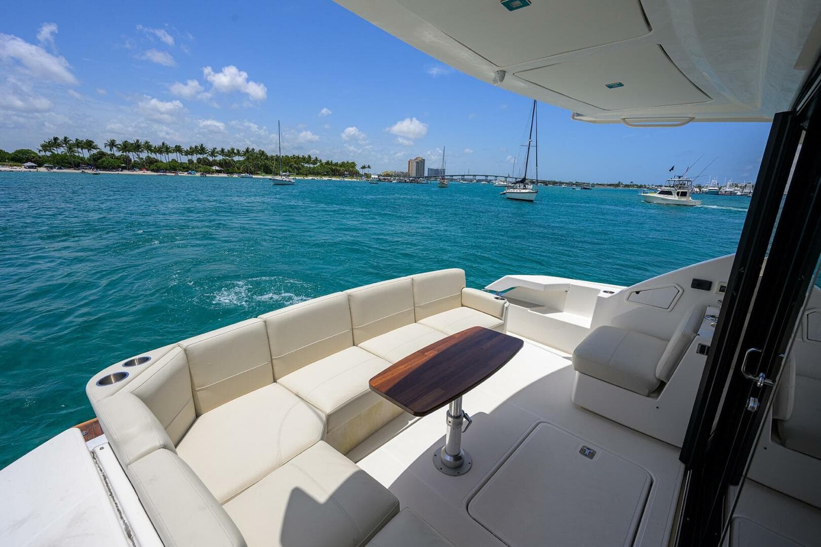 Tiara 49 DEBBIE'S DIAMOND - Cockpit