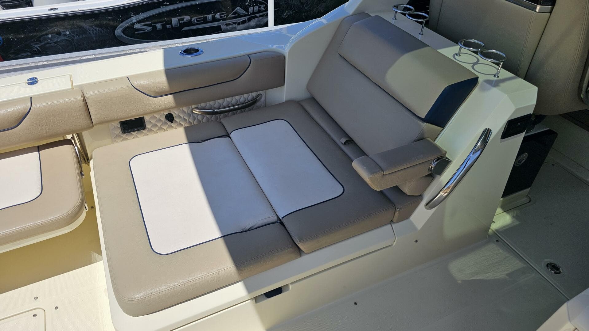 2022 Chris-Craft 35 Calypso