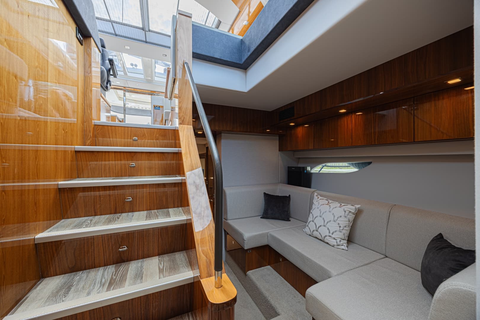 2021 Riviera 6000 Motor Yacht