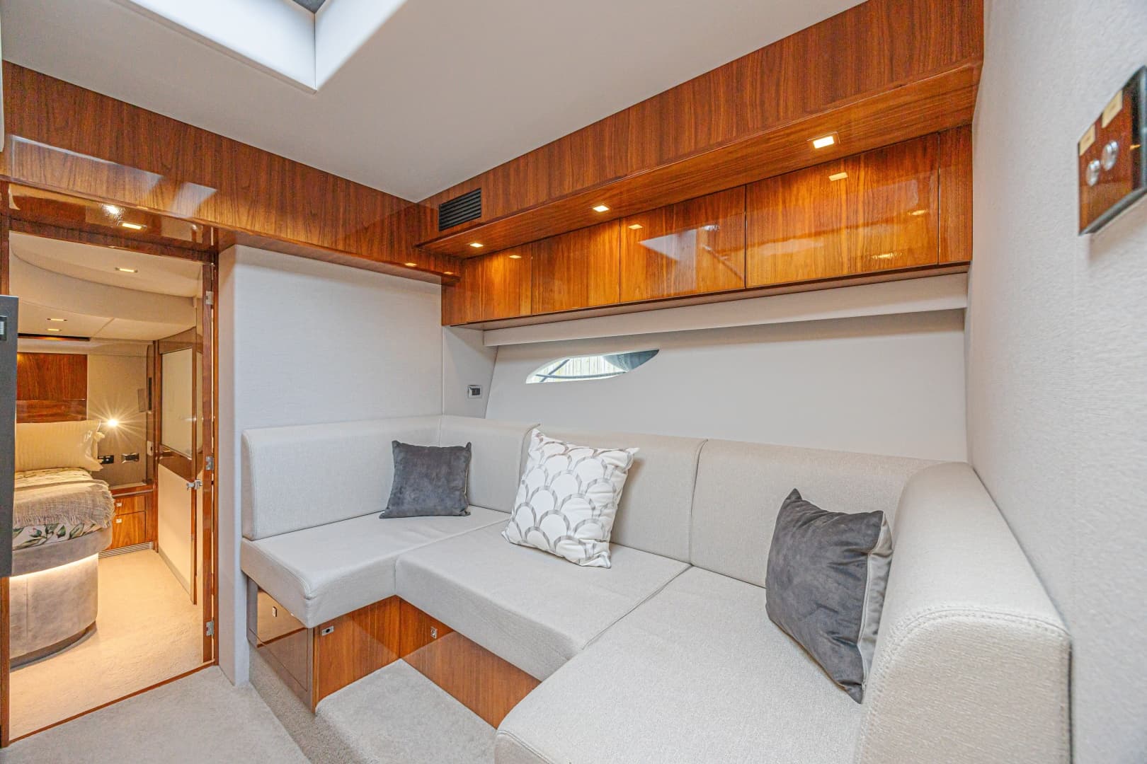 2021 Riviera 6000 Motor Yacht