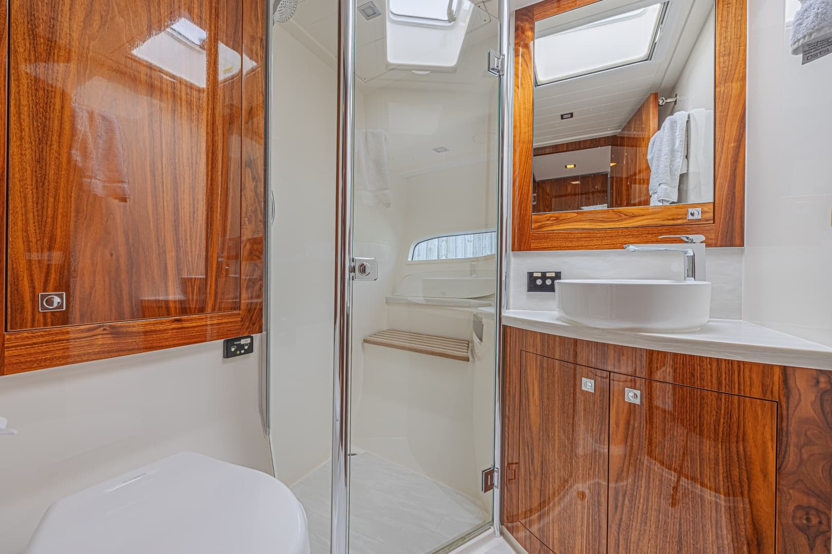 2021 Riviera 6000 Motor Yacht