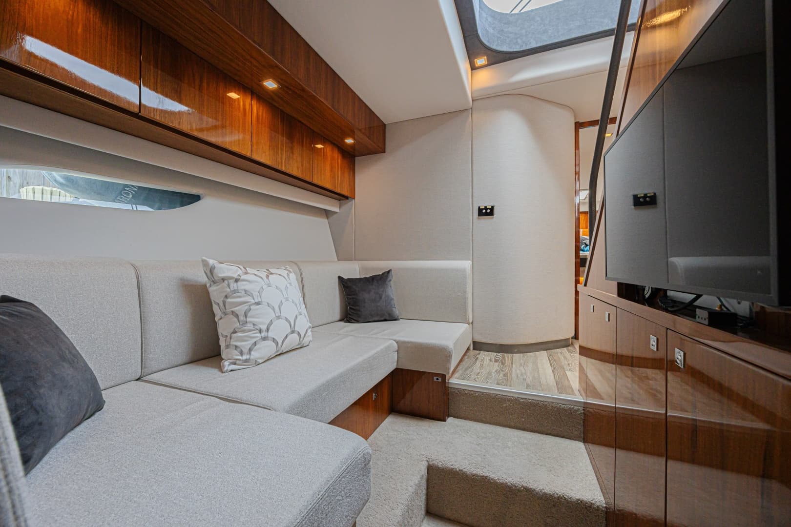 2021 Riviera 6000 Motor Yacht