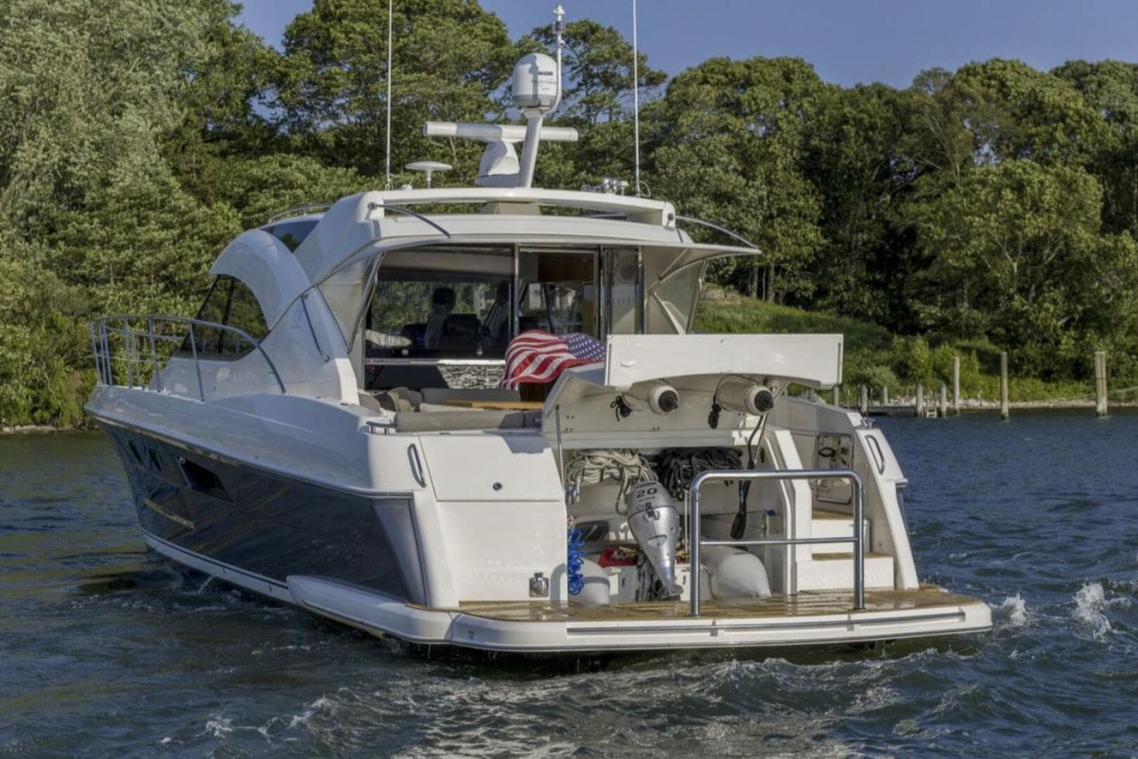 2016 Riviera 5000 Sport Yacht