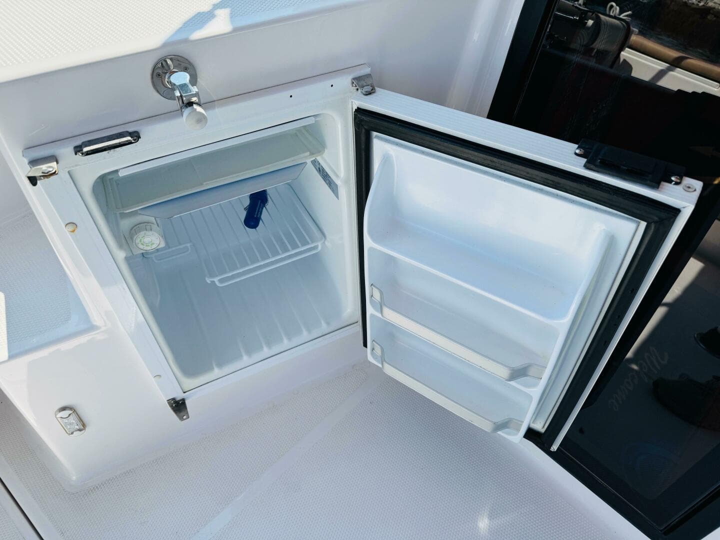 2018 Ranger Tugs R-27