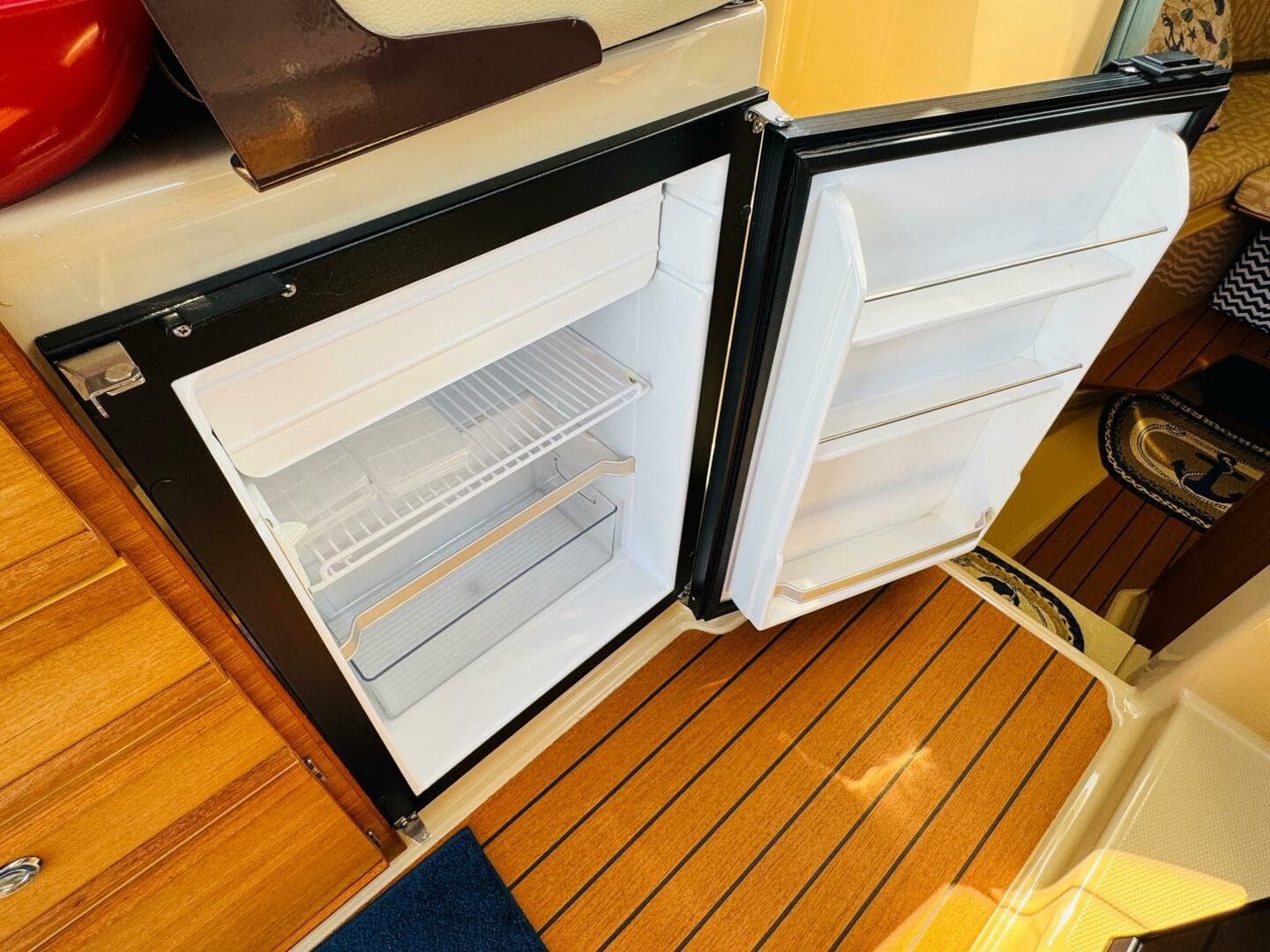 2018 Ranger Tugs R-27