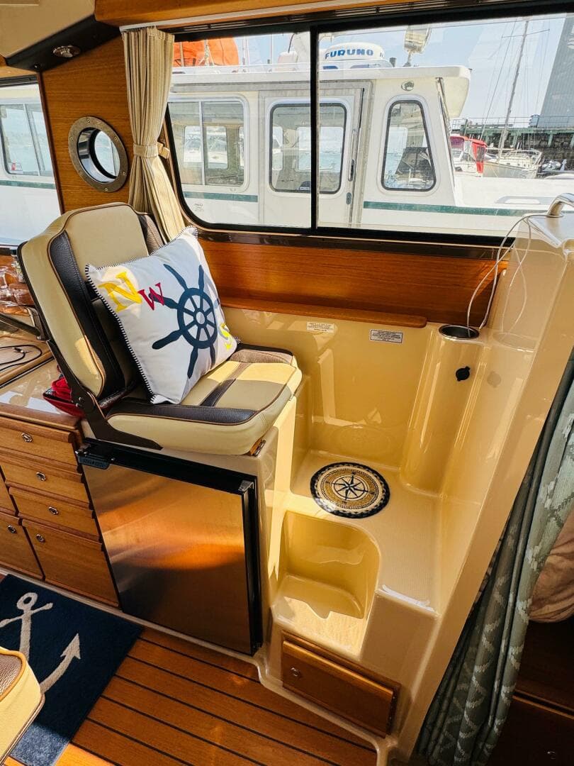 2018 Ranger Tugs R-27