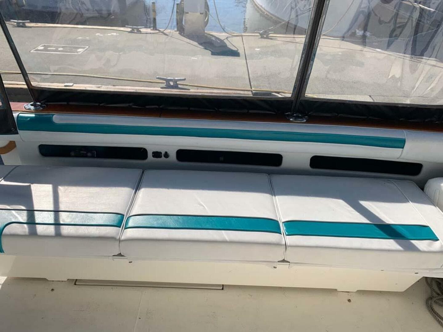 1989 Sea Ray 390 Express