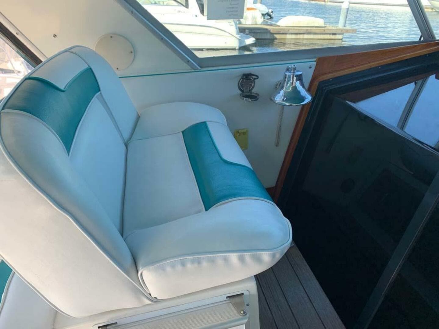 1989 Sea Ray 390 Express