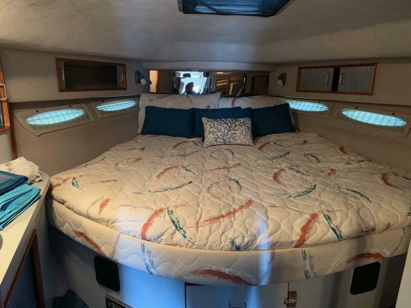 1989 Sea Ray 390 Express