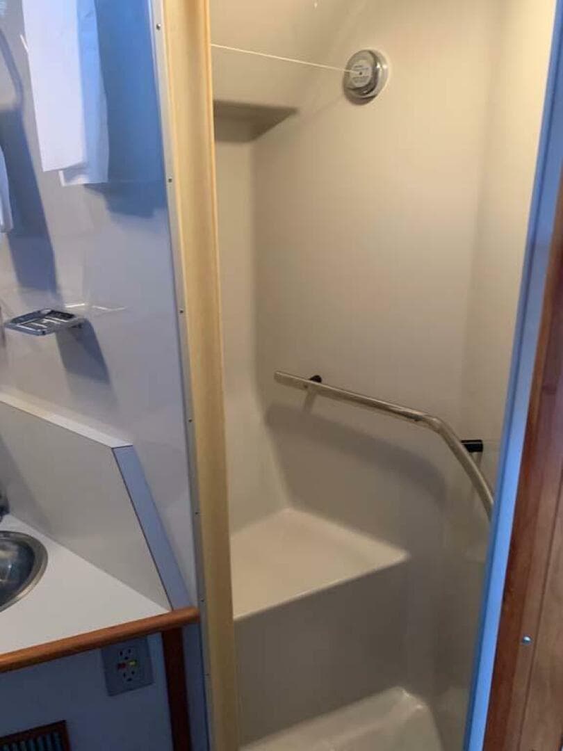 1989 Sea Ray 390 Express