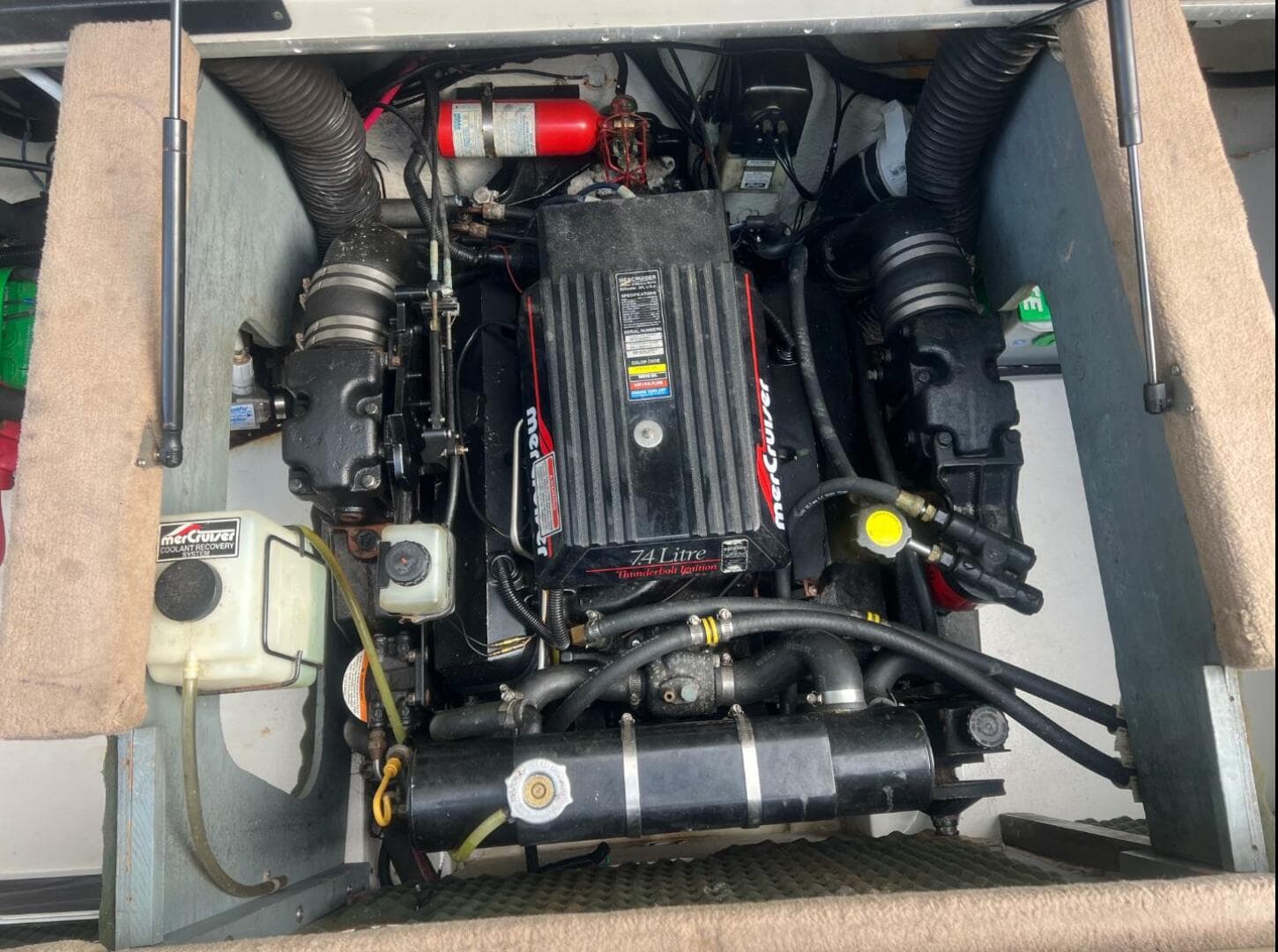 1997 Sea Ray 230 Signature - Cuddy Cabin