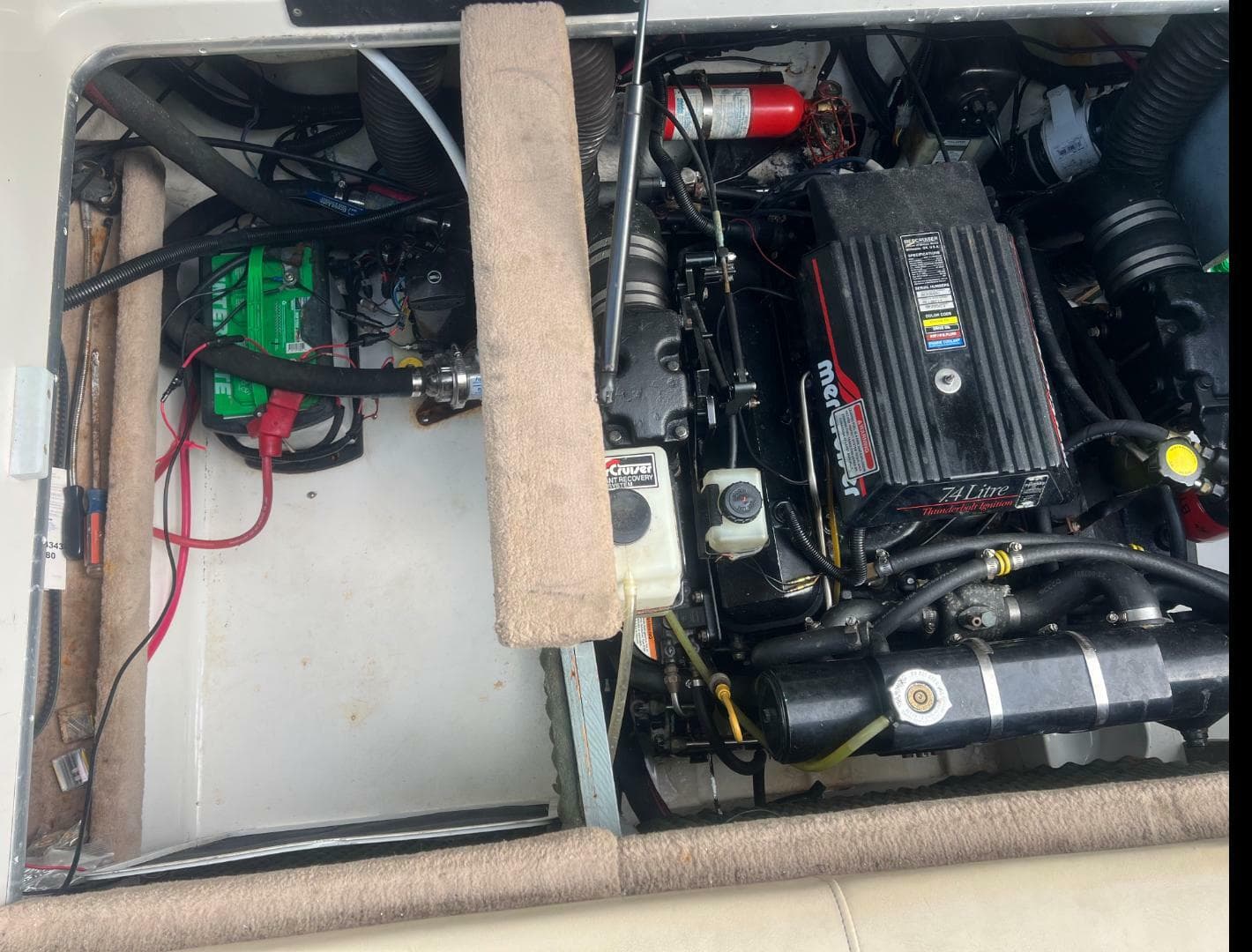 1997 Sea Ray 230 Signature - Cuddy Cabin