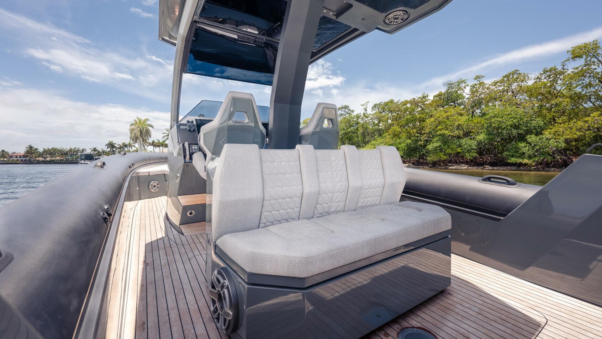 2025 Skipper 38 Sunbed