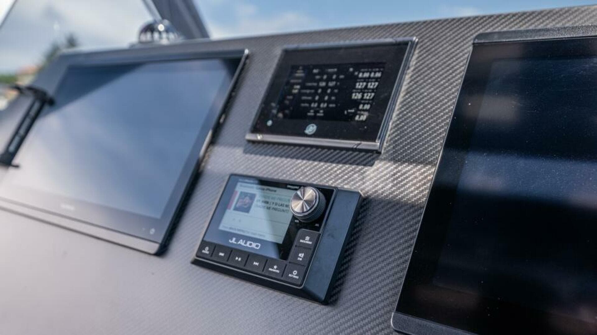 2025 Skipper 38 Sunbed