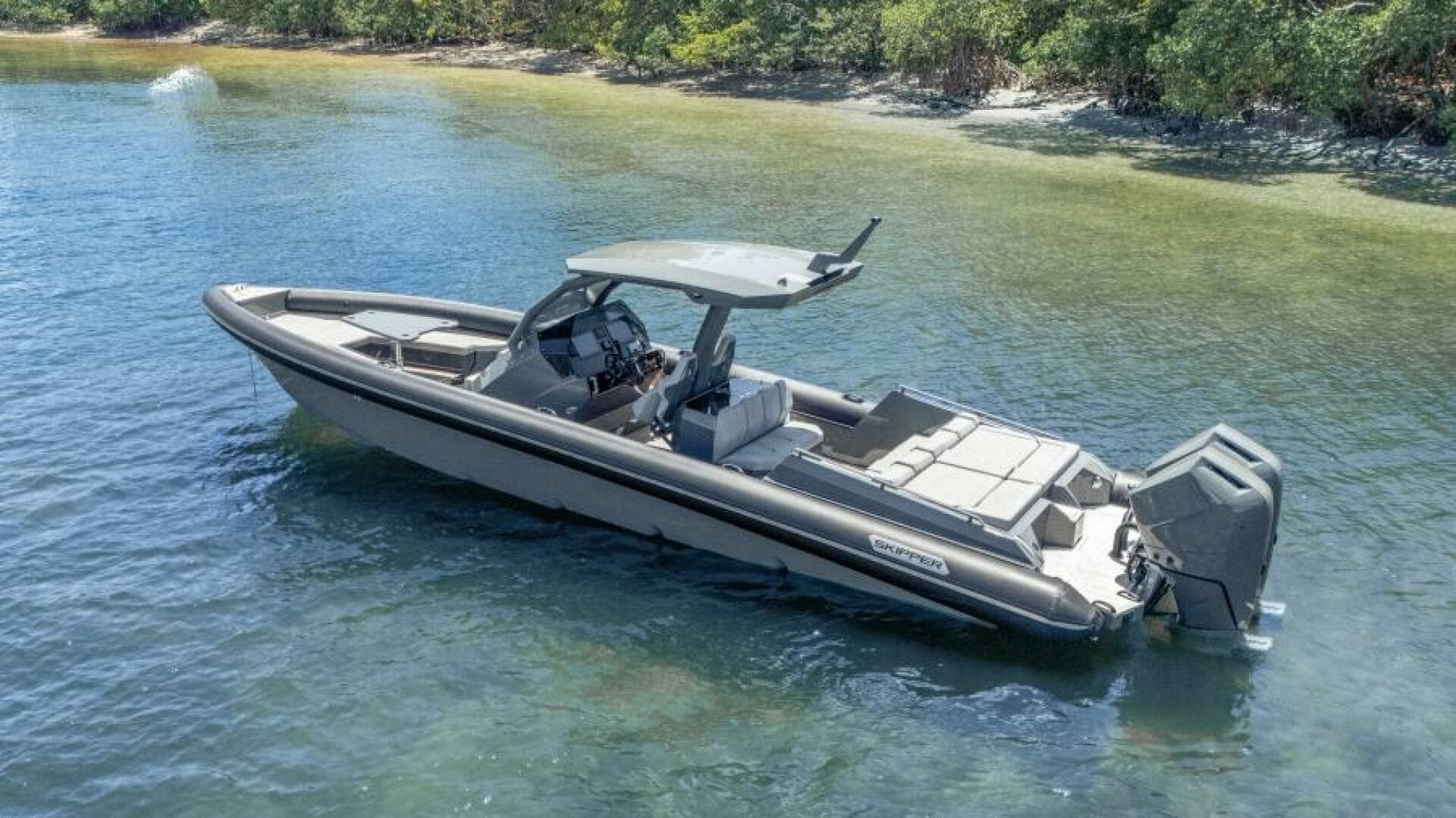 2025 Skipper 38 Sunbed