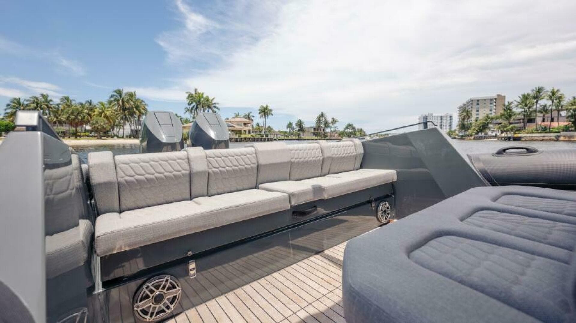 2025 Skipper 38 Sunbed