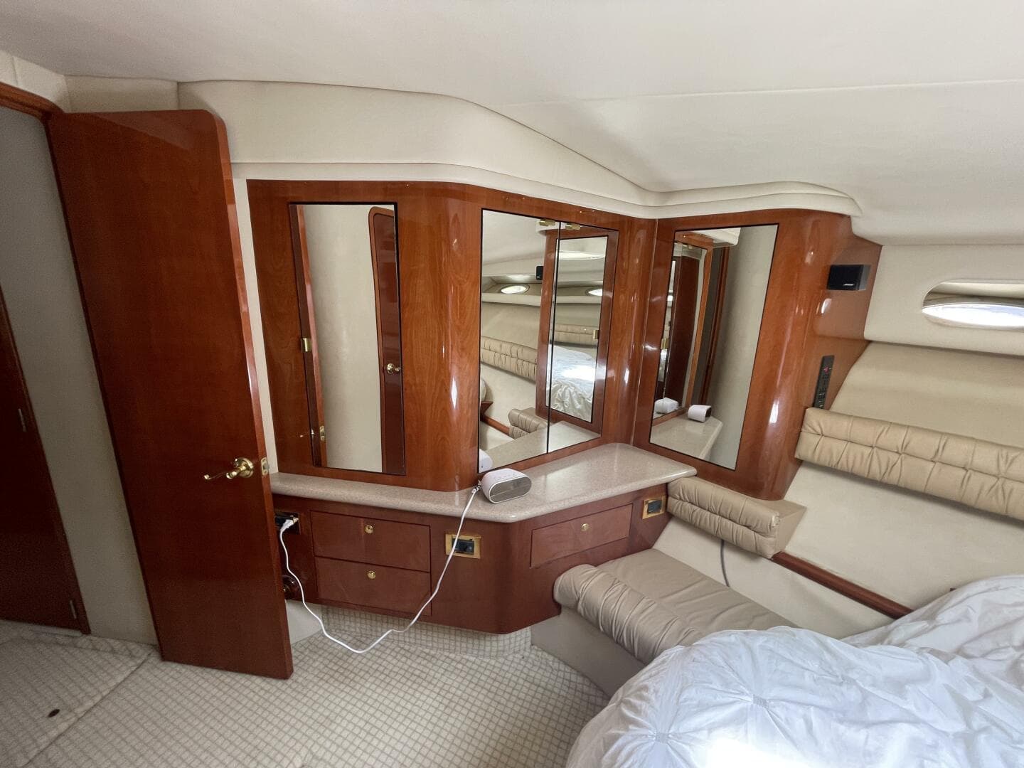 1998 Sea Ray 630 Super Sun Sport