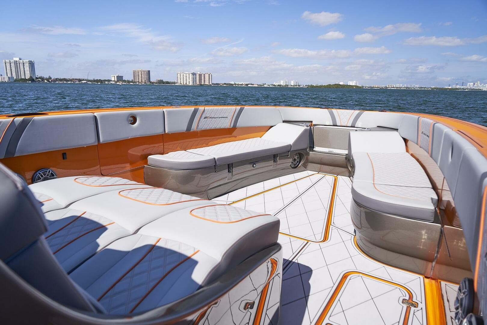 2020 Midnight Express 43 Open