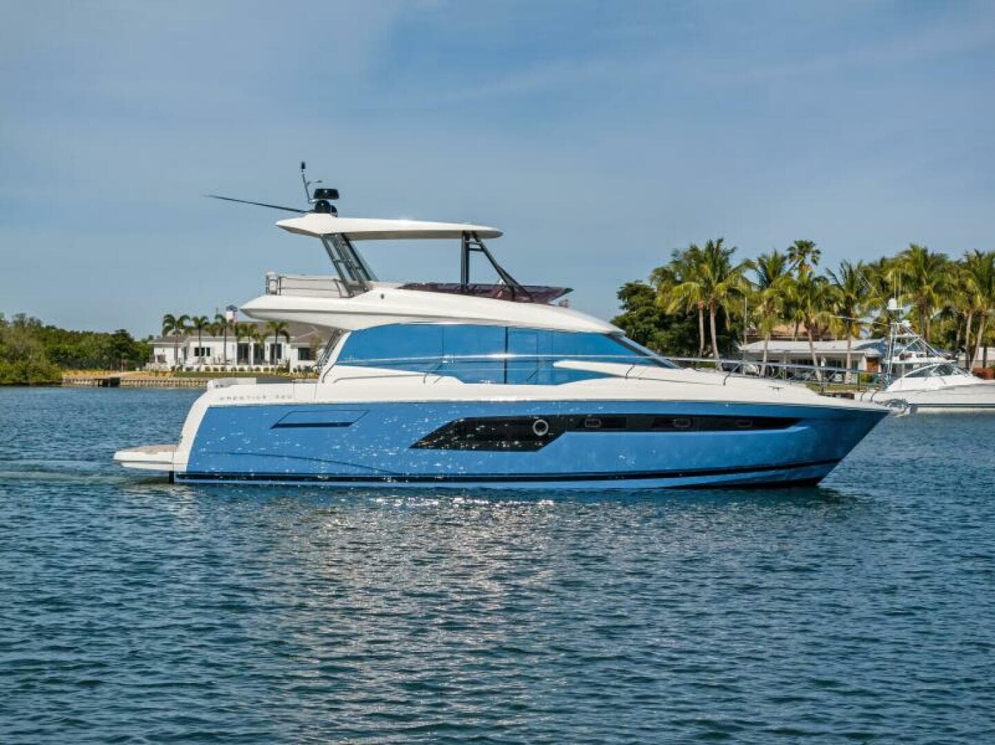 2020 52 Prestige Flybridge - Vacay - Profile
