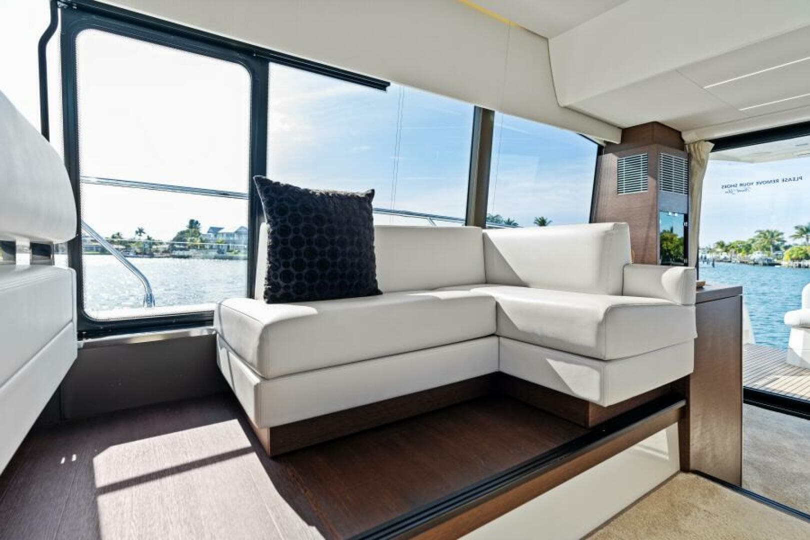 2020 52 Prestige Flybridge - Vacay - Salon Aft Seating