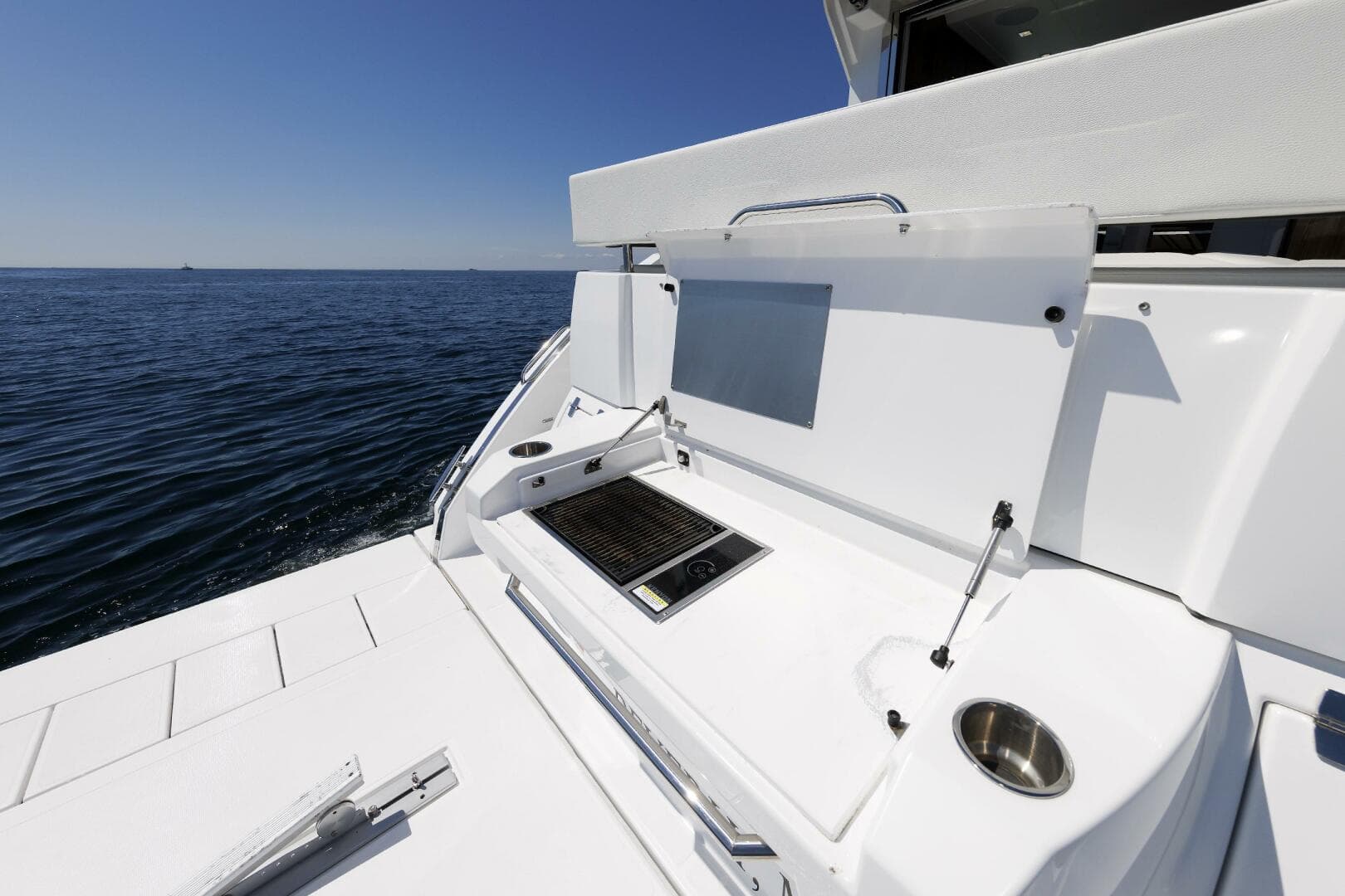 Transom   Grill Station