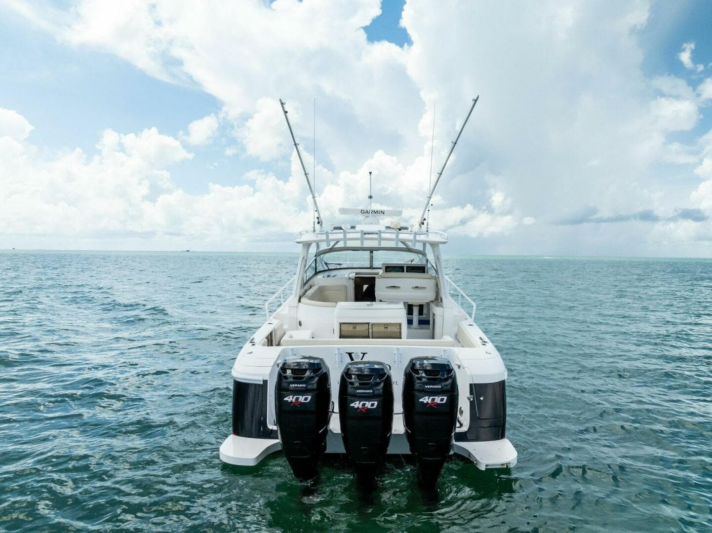 2018 Intrepid 430 Sport Yacht