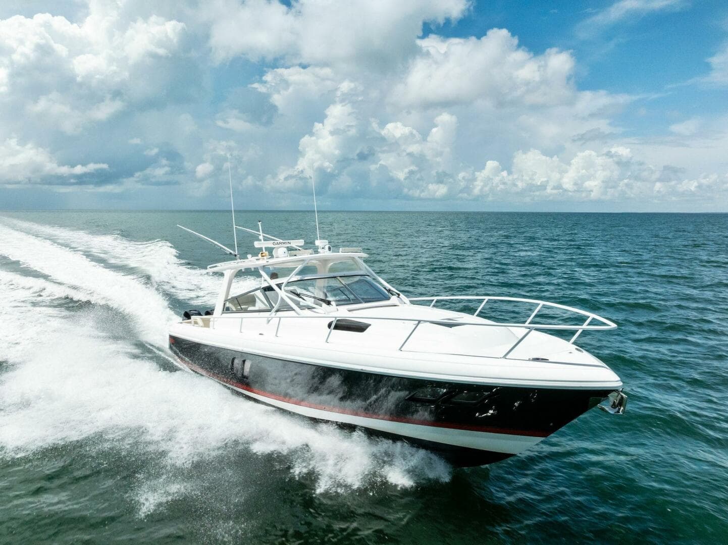 2018 Intrepid 430 Sport Yacht