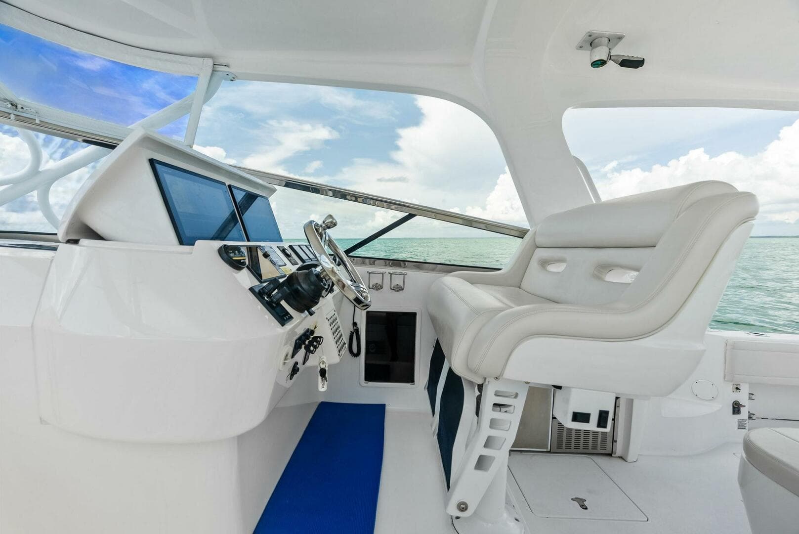 2018 Intrepid 430 Sport Yacht