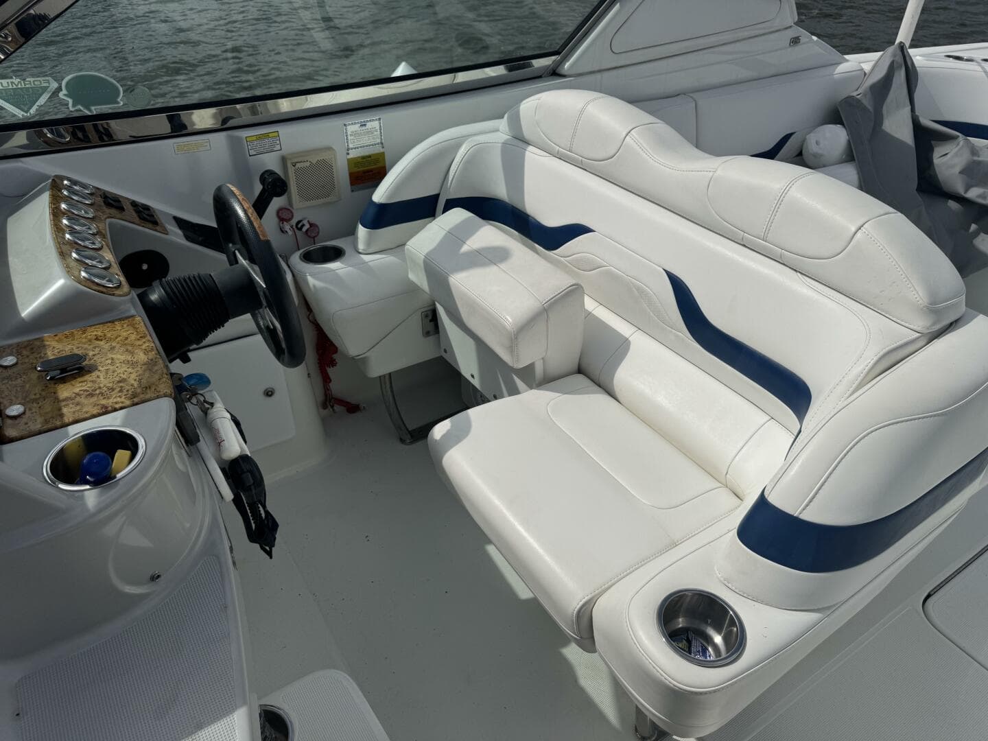 2007 Formula 330 Sun Sport