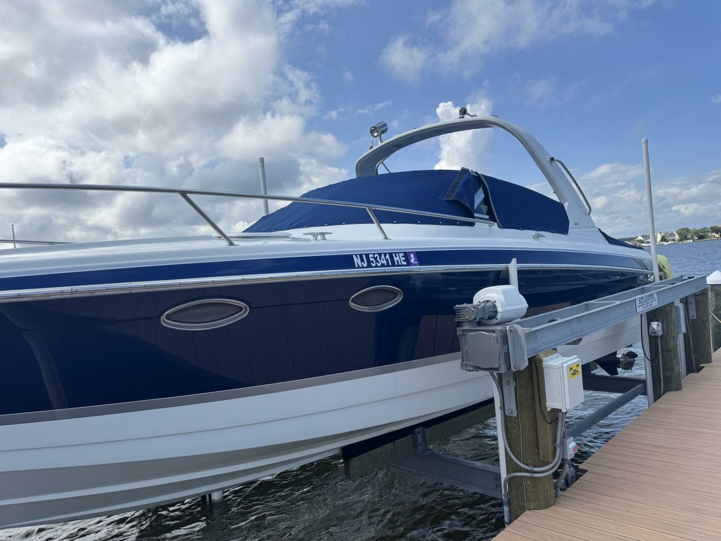 2007 Formula 330 Sun Sport