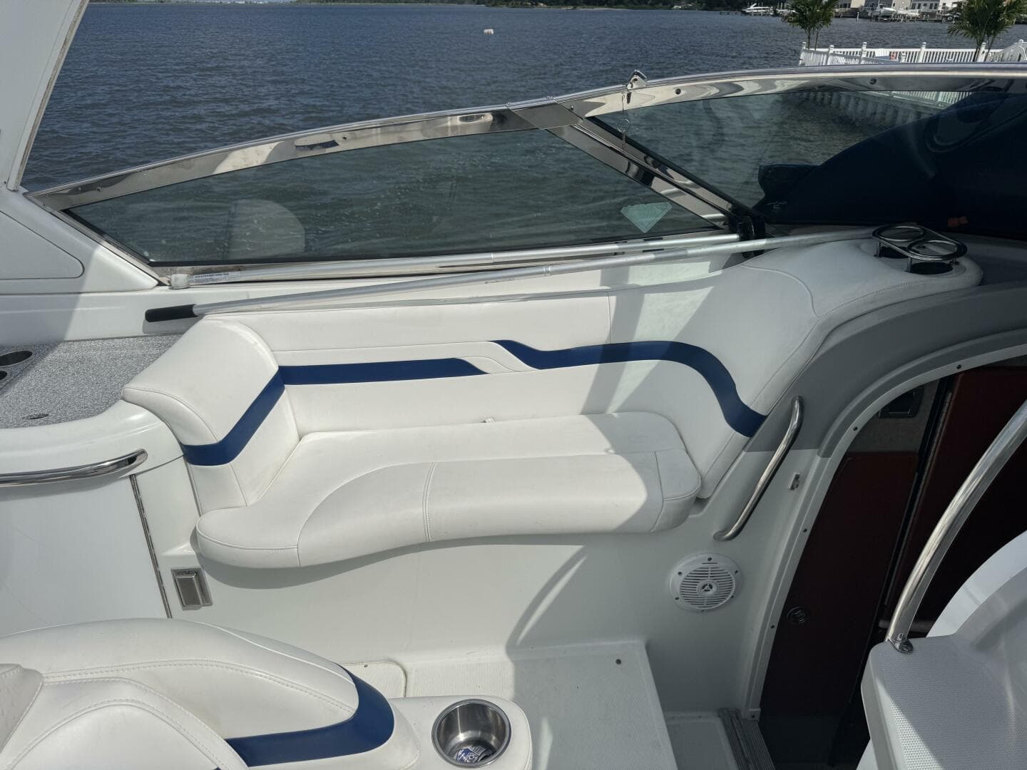 2007 Formula 330 Sun Sport