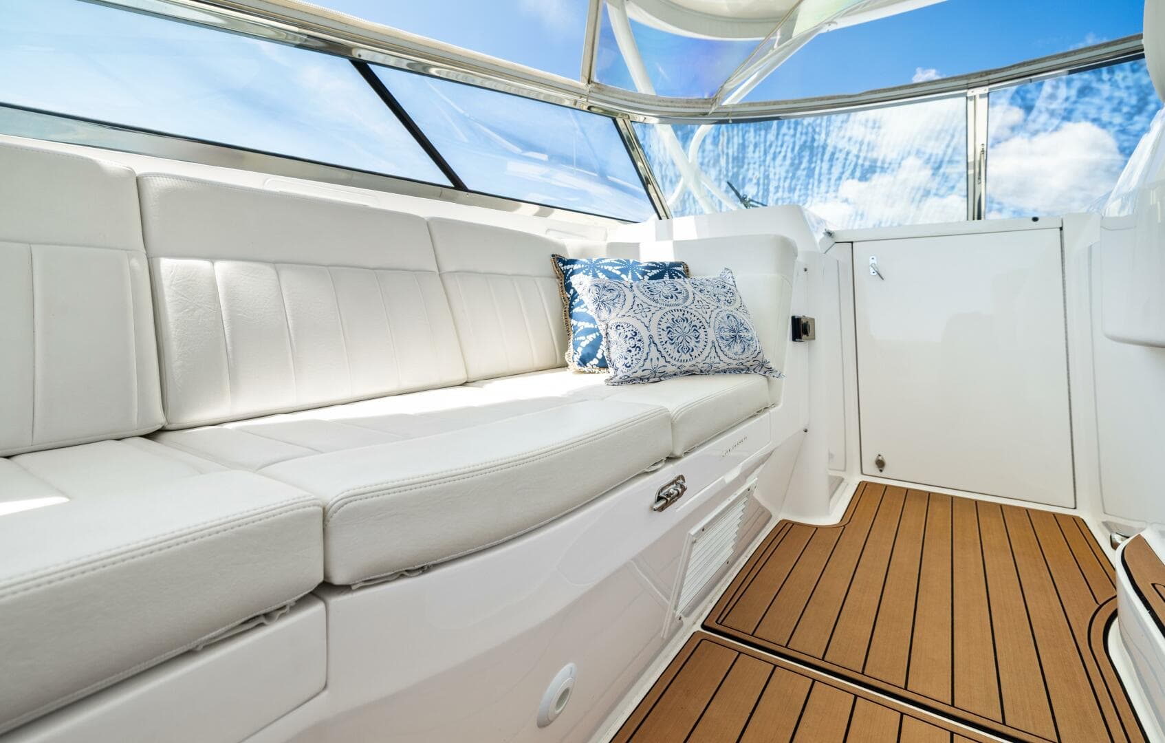2015 Intrepid 430 Sport Yacht