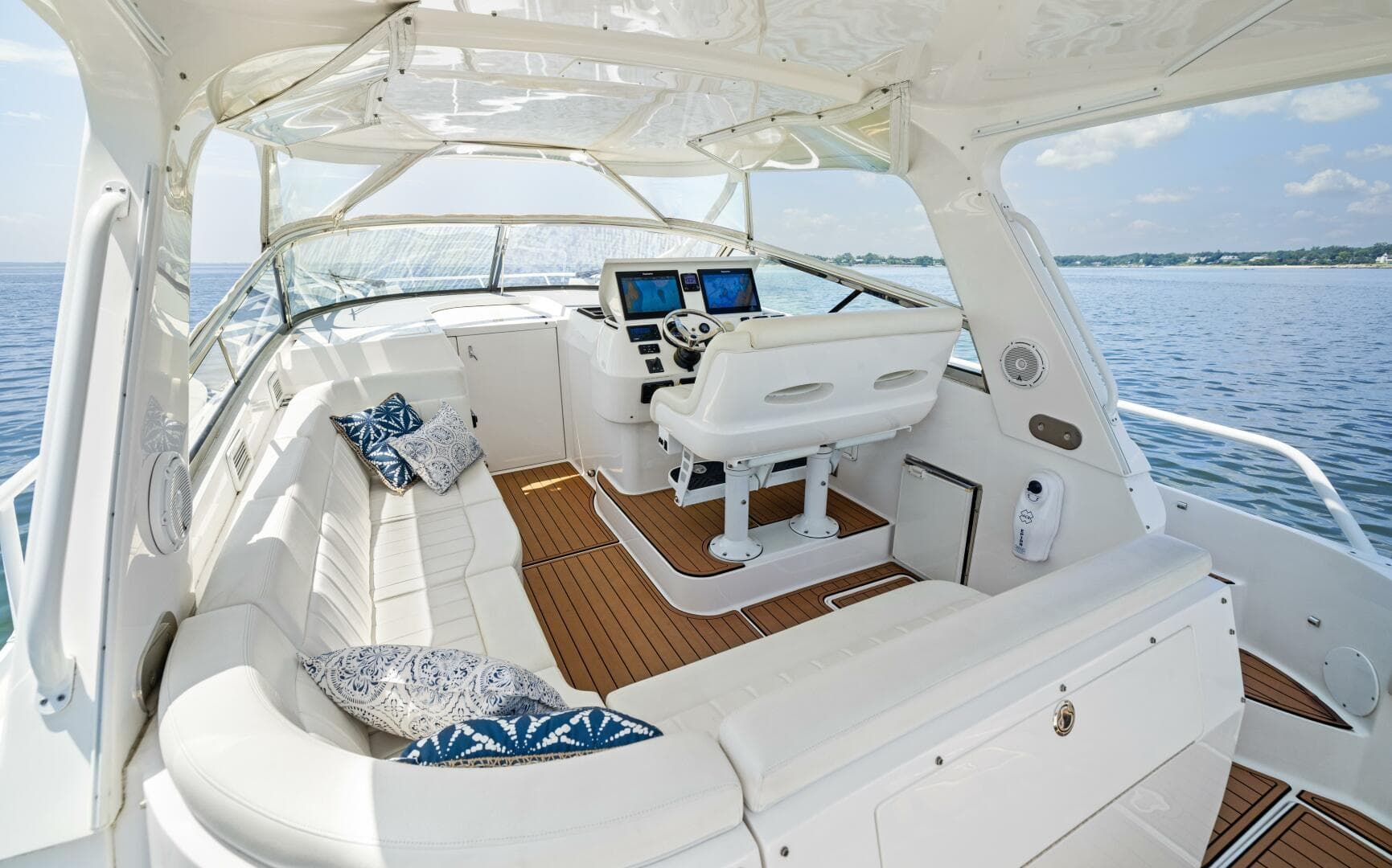 2015 Intrepid 430 Sport Yacht
