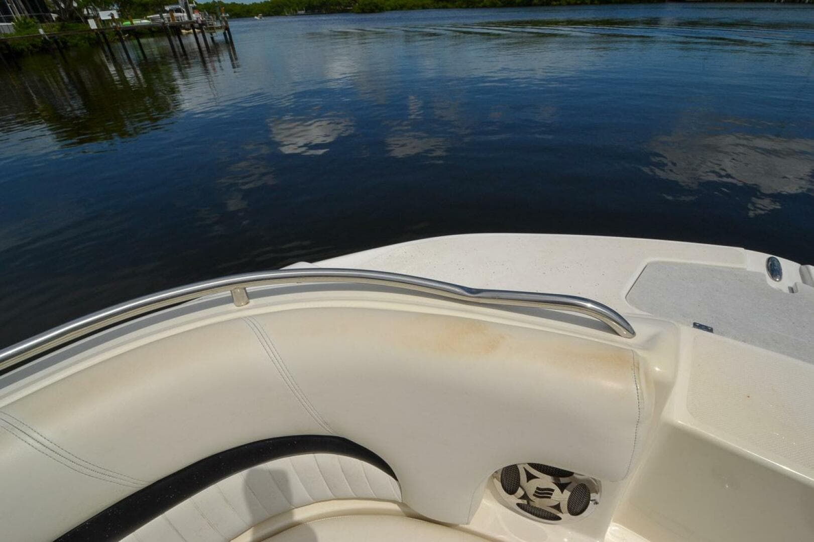 2011 Hurricane 2400 Sundeck