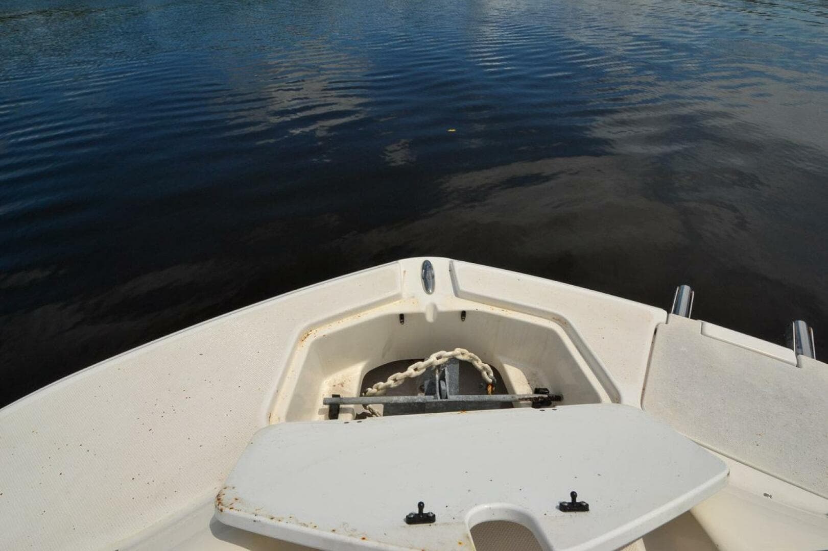 2011 Hurricane 2400 Sundeck